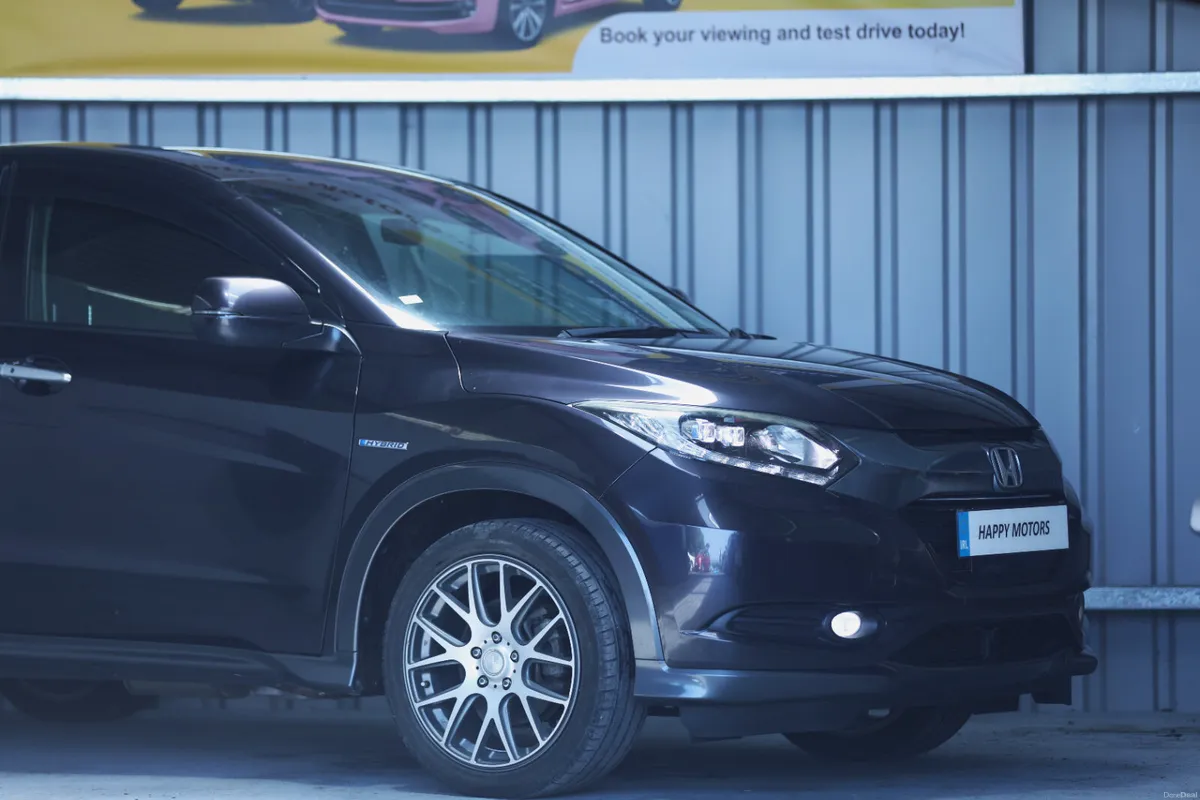 Honda Vezel 2014 great condition - Image 2