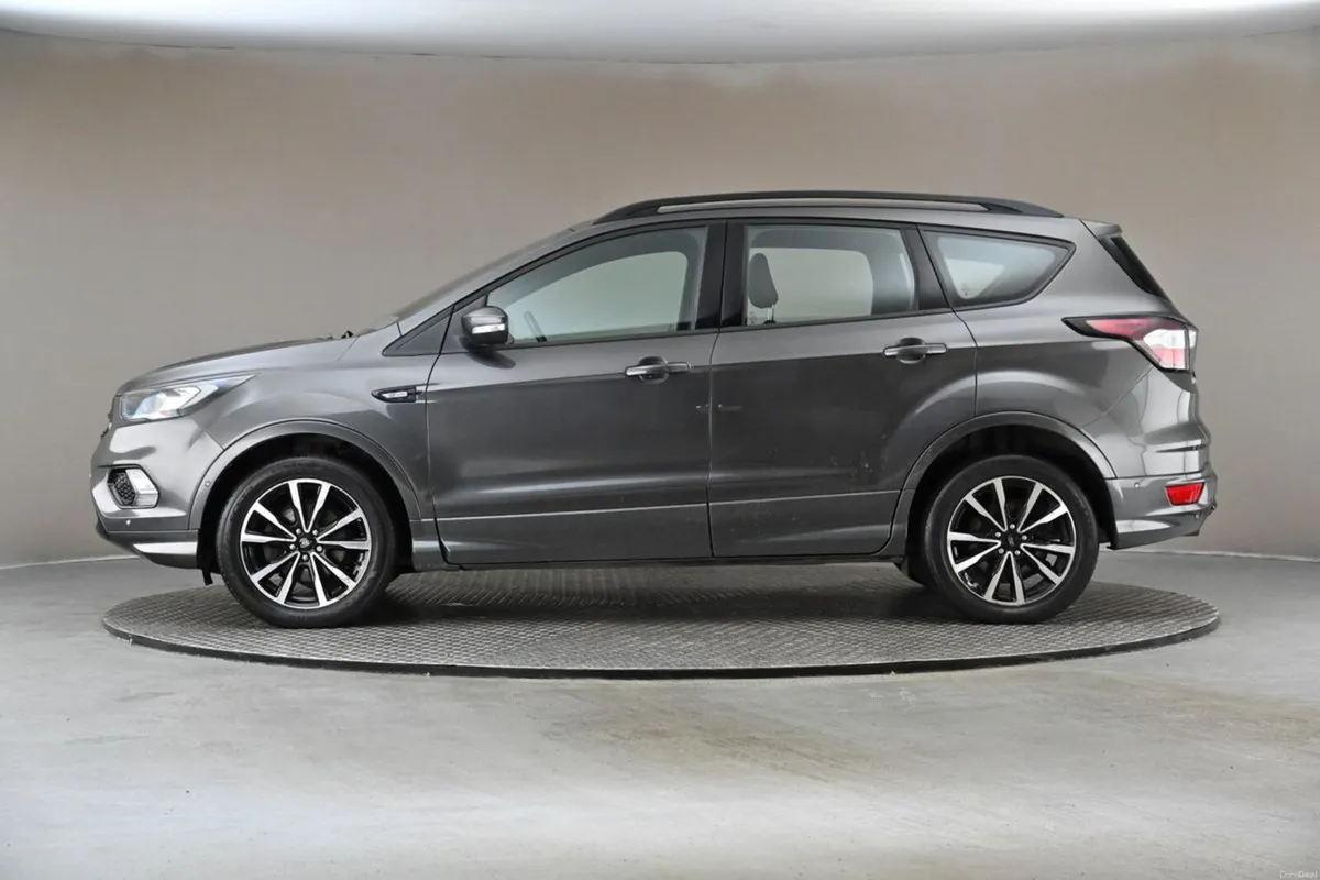 Ford Kuga 1.5TDCi ST-LINE FWD 120BHP**LEATHER**EL. - Image 5