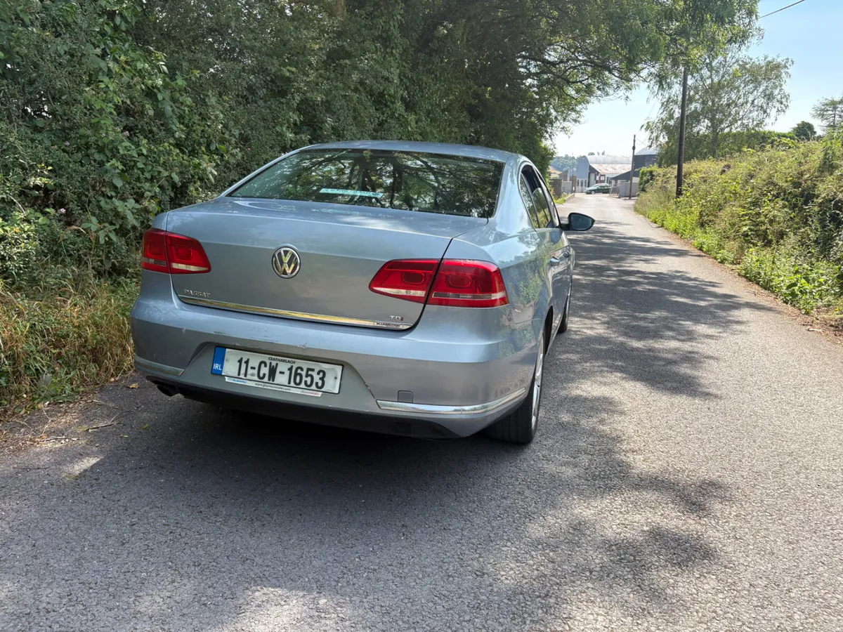 Volkswagen Passat 2011 - Image 4