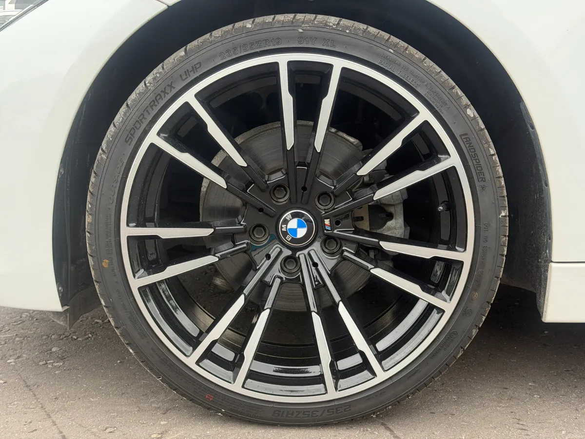 2019 BMW 320D Luxury Touring automatic - Image 5