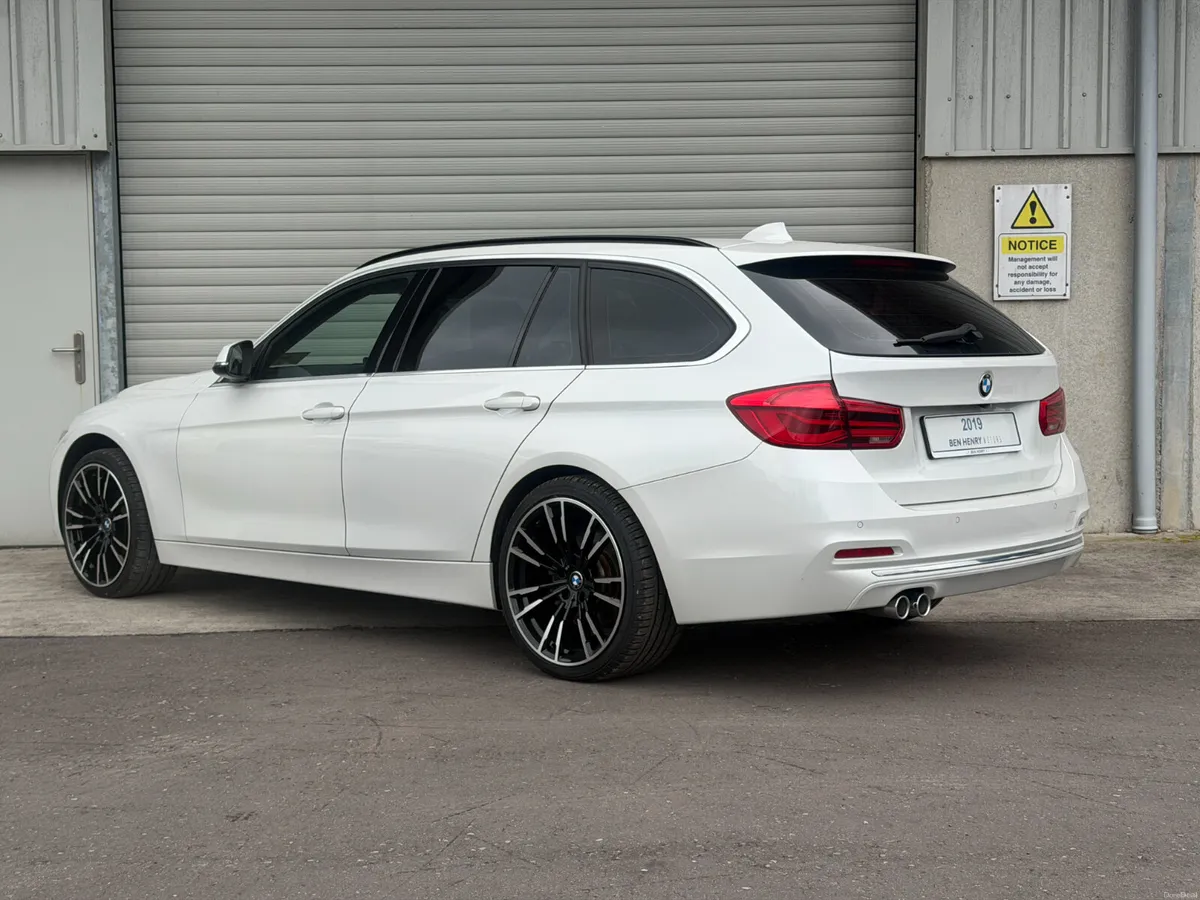 2019 BMW 320D Luxury Touring automatic - Image 3