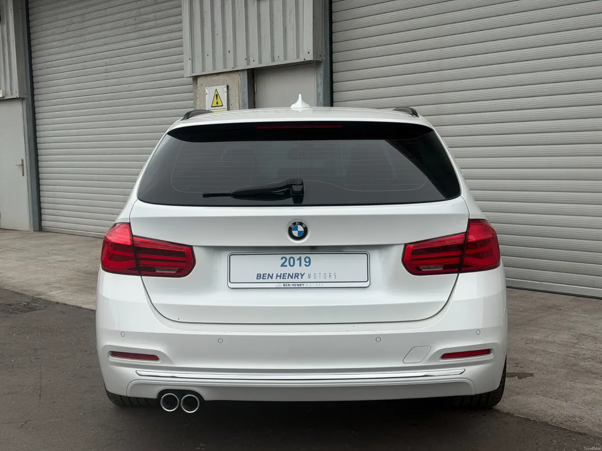 2019 BMW 320D Luxury Touring automatic - Image 4