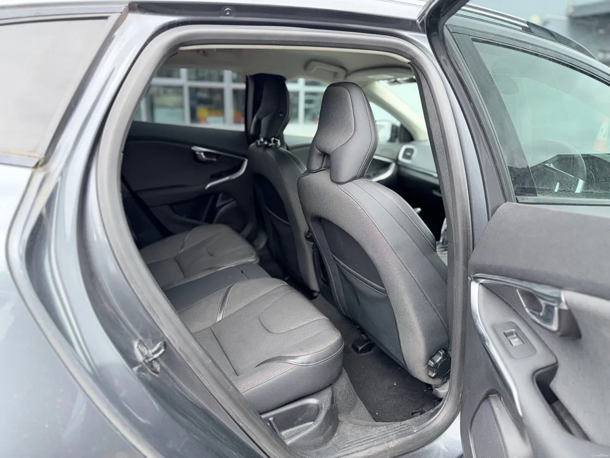 * CHEAPEST*2013 Volvo v40 1.6 Diesel Automatic - Image 5