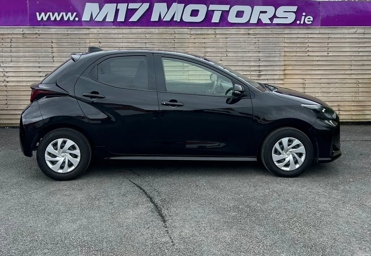 2022 Toyota Yaris, 1.0 Auto - Image 2