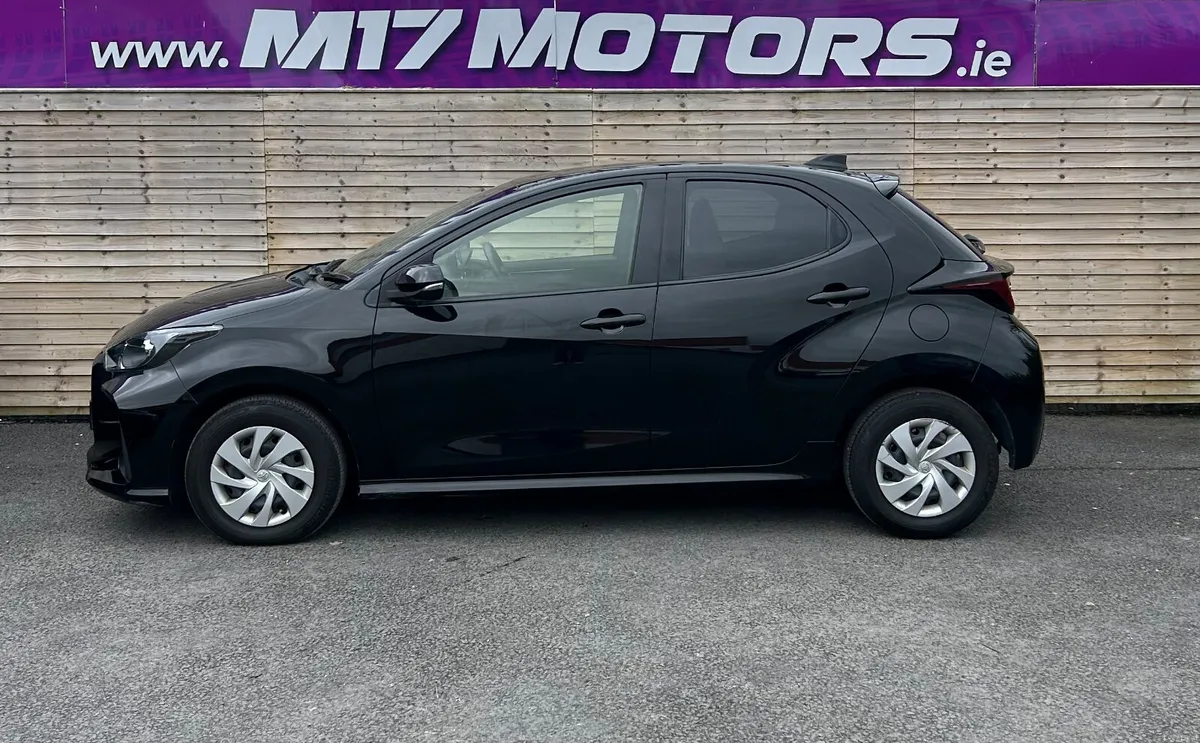 2022 Toyota Yaris, 1.0 Auto - Image 4