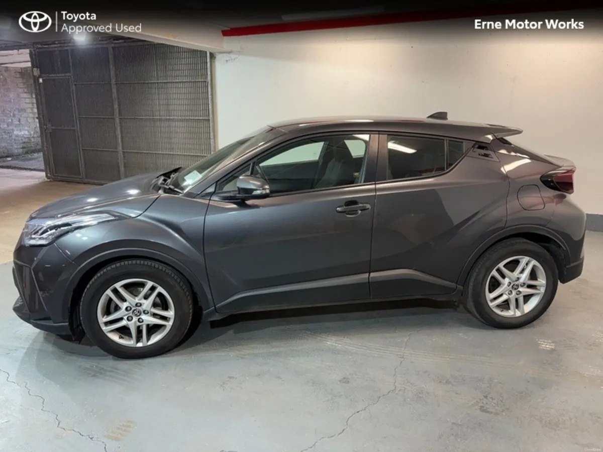 Toyota C-HR C-HR HYBRID LUNA - Image 2