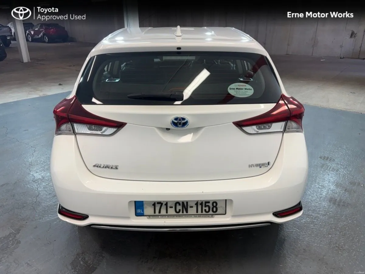 Toyota Auris AURIS HYBRID LUNA 5DR - Image 4