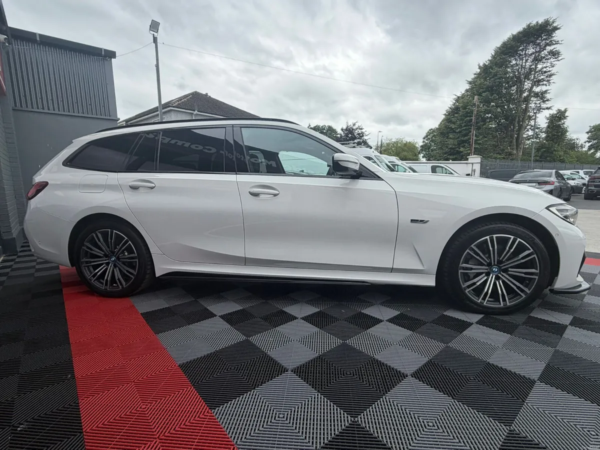 2022 (221) BMW 330e xDrive Touring M Sport PHEV He - Image 4