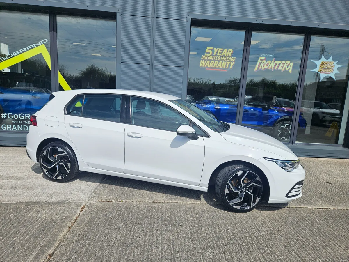 Volkswagen Golf 2.0 TDI 115HP Life - Image 4