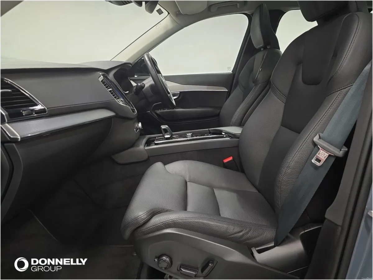 Volvo XC90 Diesel Estate Plus - Image 4