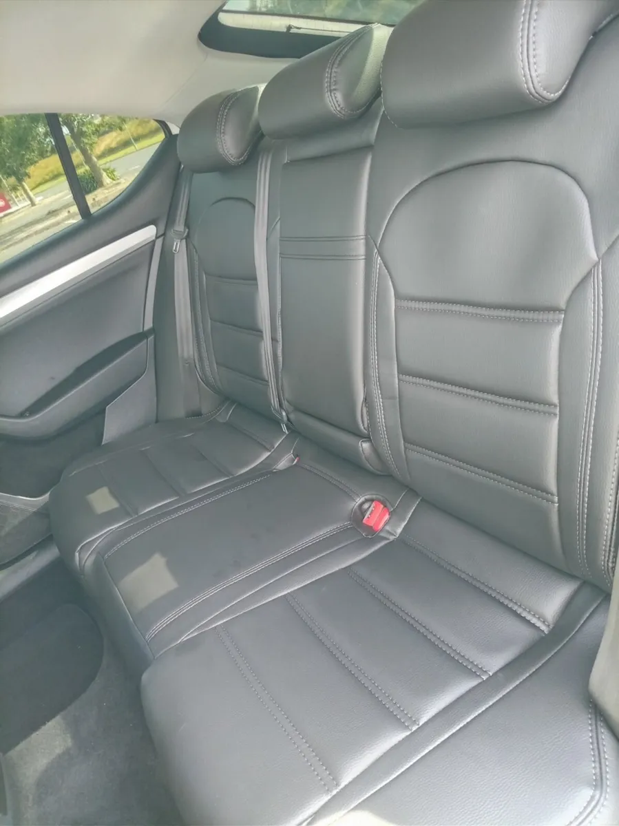 SKODA SUPERB Ambition 1.6 Diesel - Image 6