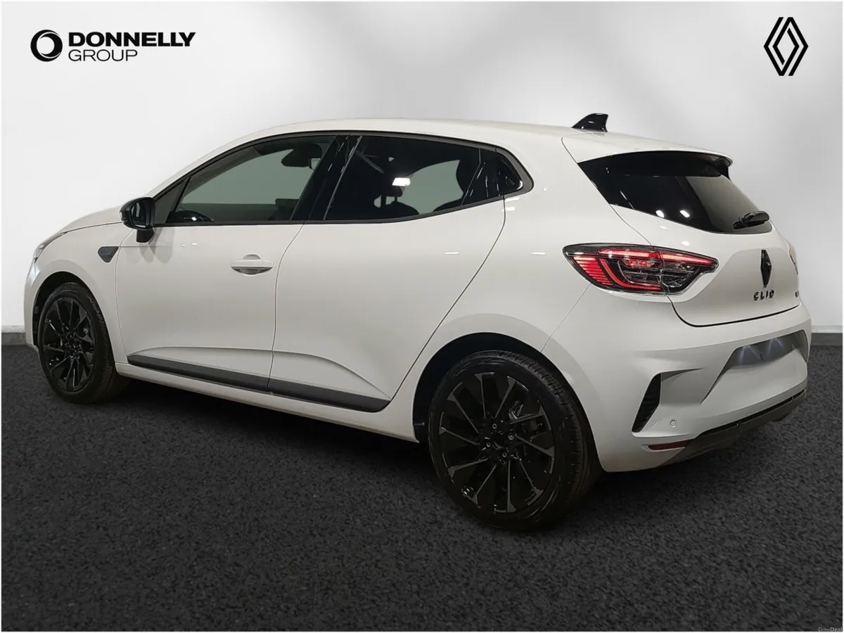 Renault Clio Hatchback Techno Esprit Alpine - Image 2