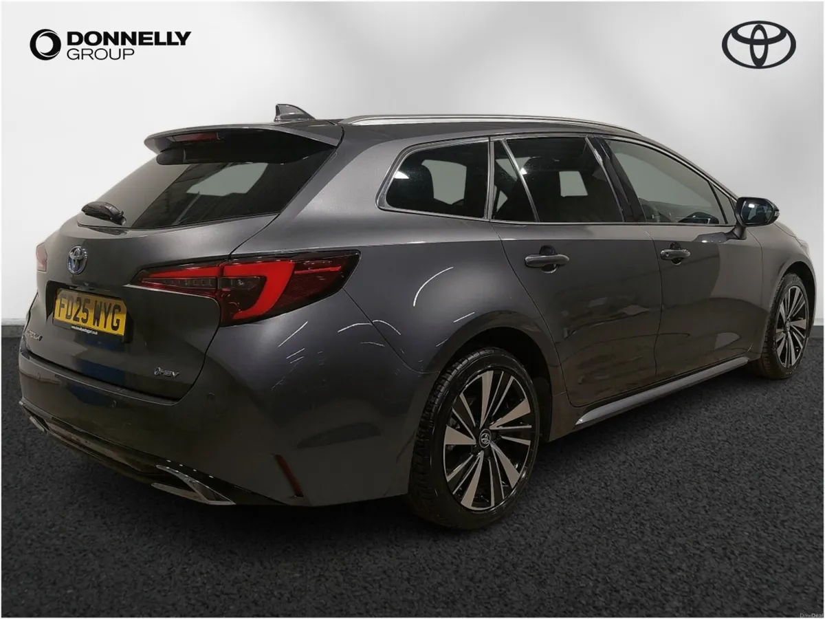 Toyota Corolla Touring Sport Design - Image 4