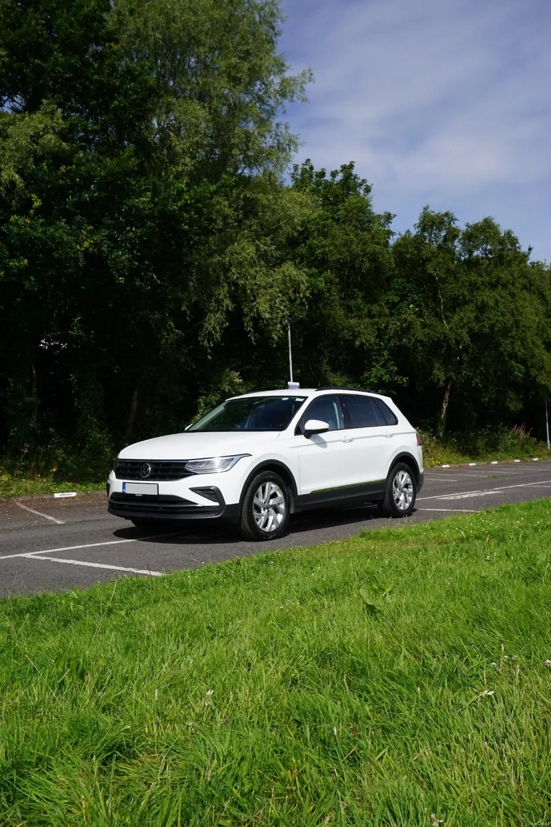 2021 Volkswagen Tiguan Life - 1 Owner - Image 1