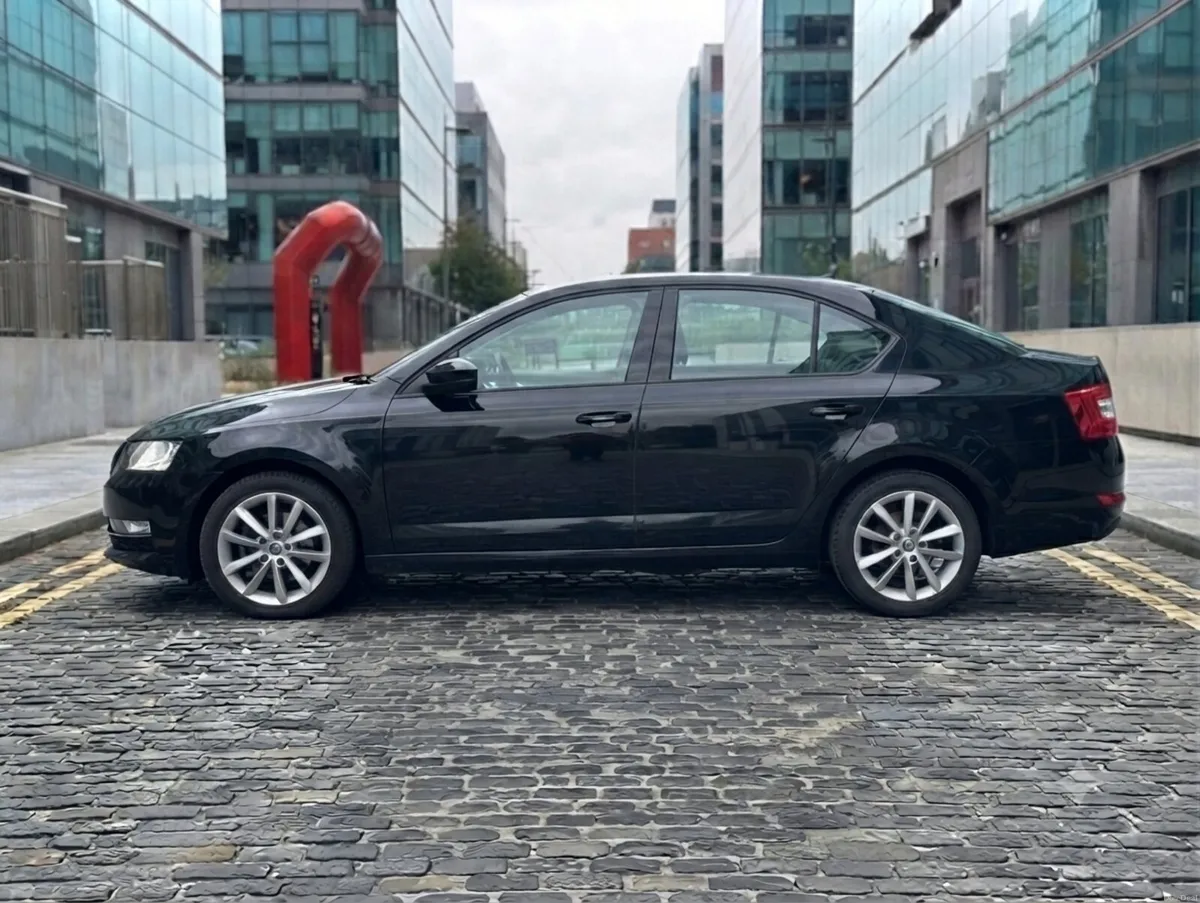 NOW RESERVED Skoda Octavia Automatic // Elegance - Image 3