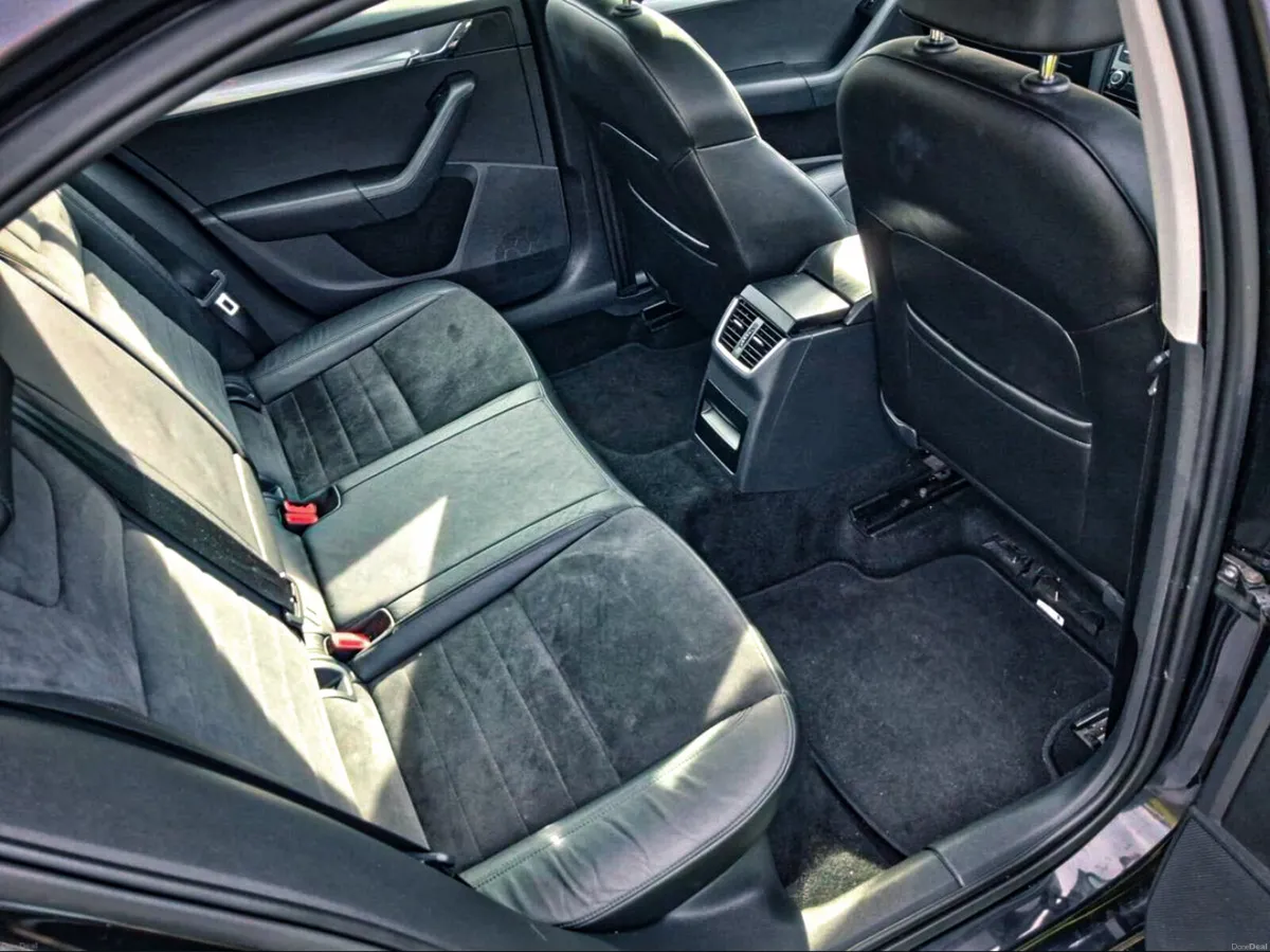 NOW RESERVED Skoda Octavia Automatic // Elegance - Image 6