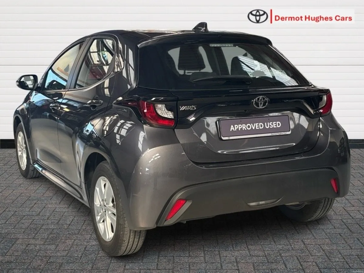 Toyota Yaris 1.5 LUNA - Image 2
