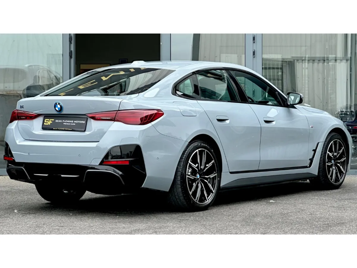 BMW i4 EDRIVE40 M SPORT - Image 4
