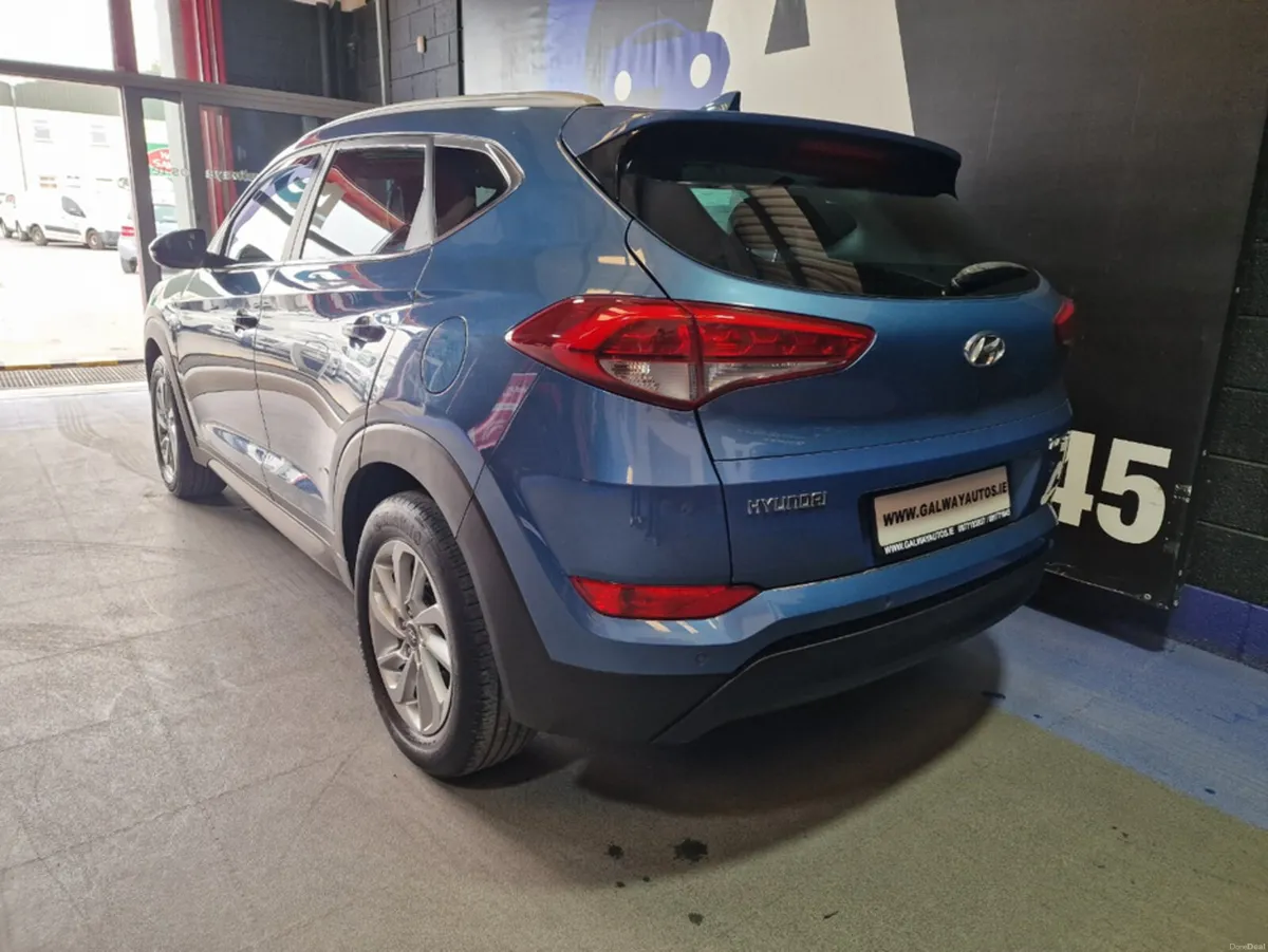 Hyundai Tucson PREMIUM-LEATHER**SAT NAV, REVERSING - Image 6