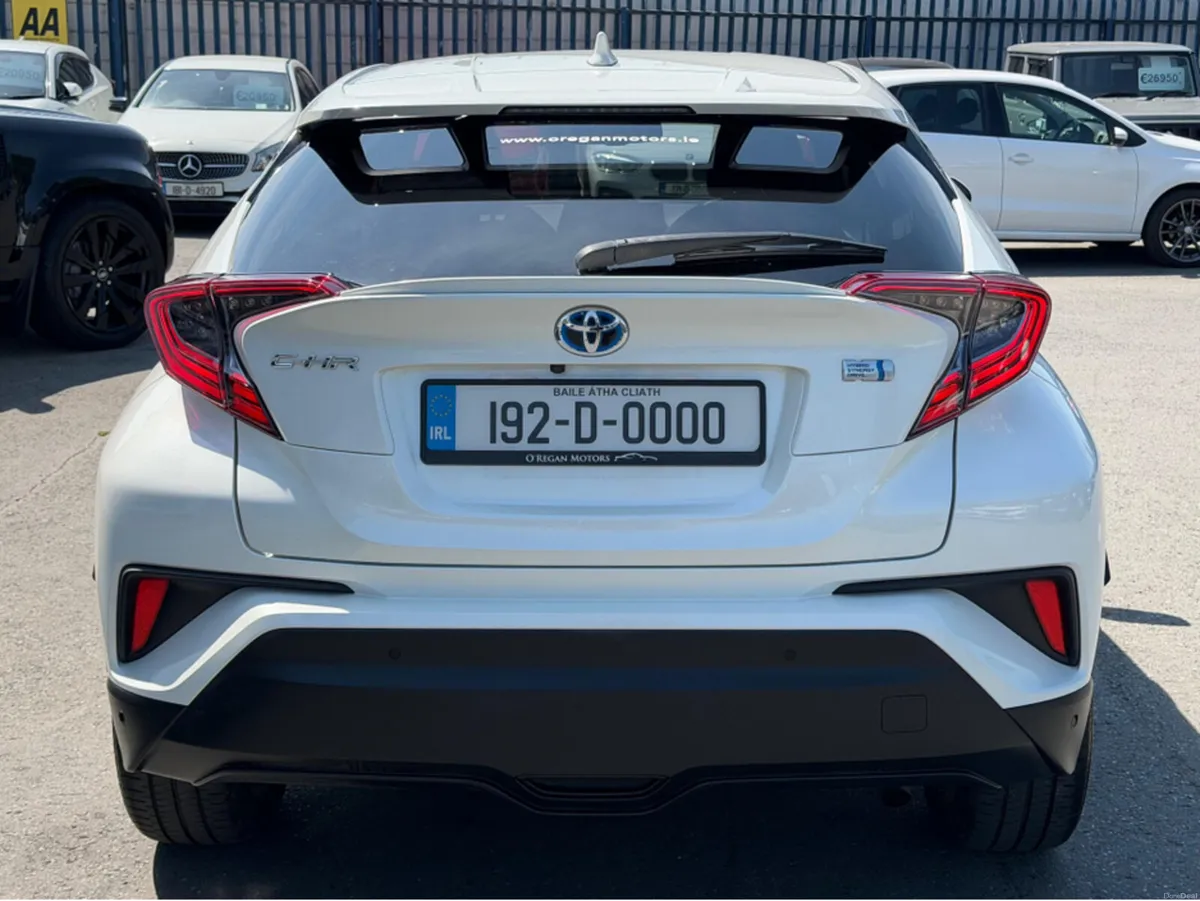 Toyota C-HR (192) 1.8 HYBRID SPORT AUTO - Image 5