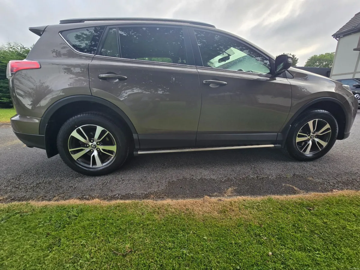 Toyota RAV4 2017 - Image 4