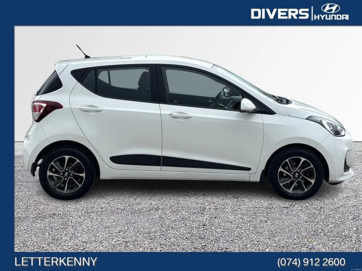 Hyundai i10 Deluxe - Image 3