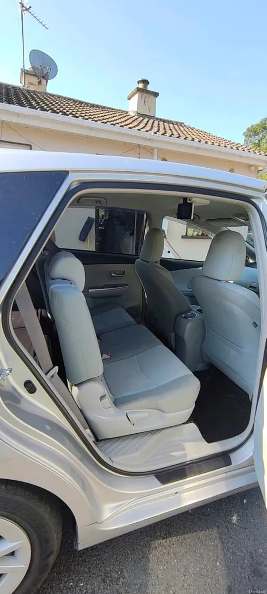 Toyota Prius alpha 7 seater - Image 5