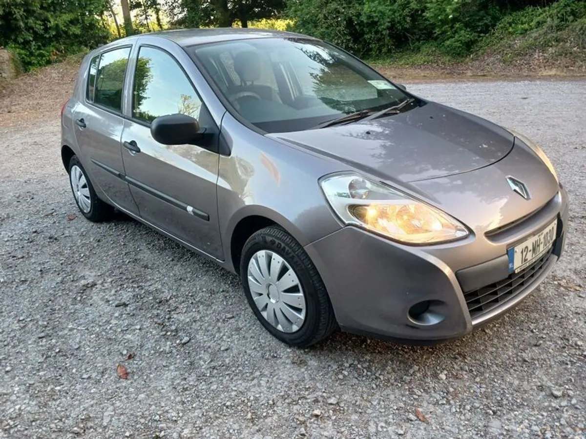 2012 Renault Clio - Image 2