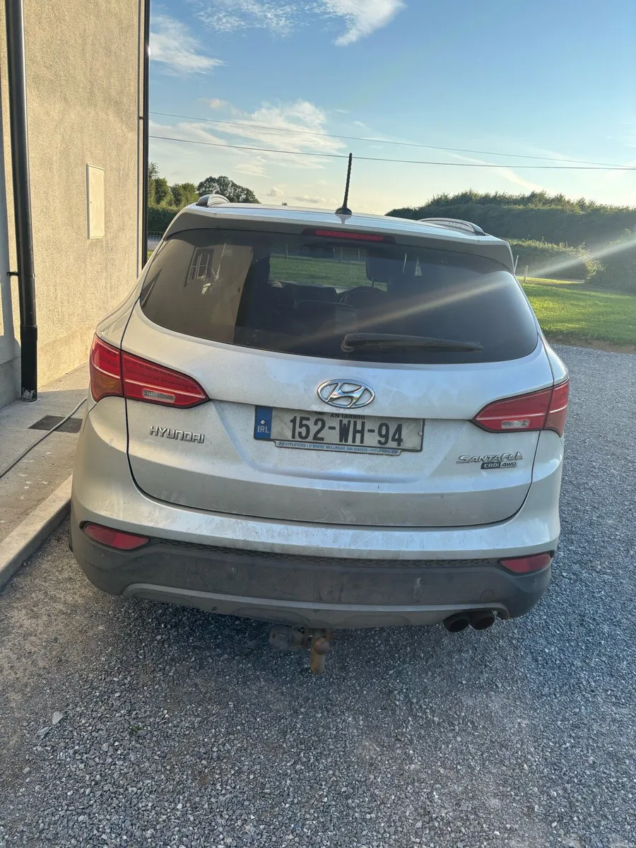 152 Hyundai Santa Fe - Luxury Trim Model - Image 3
