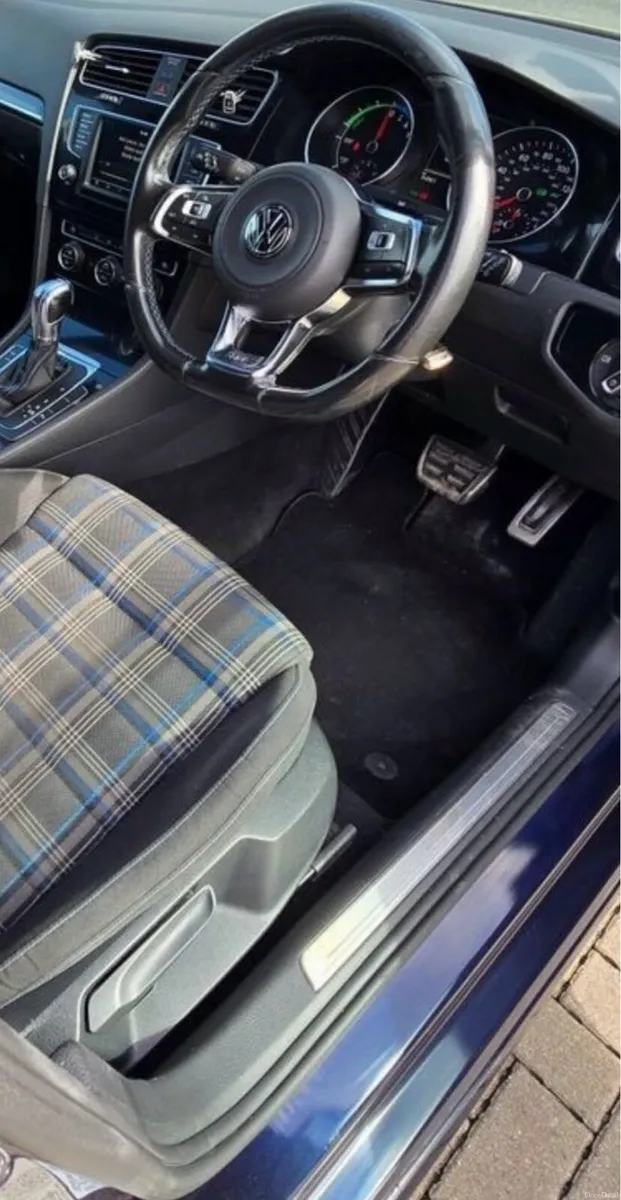 Volkswagon GTE PLUG IN HYBRID Automatic - Image 4