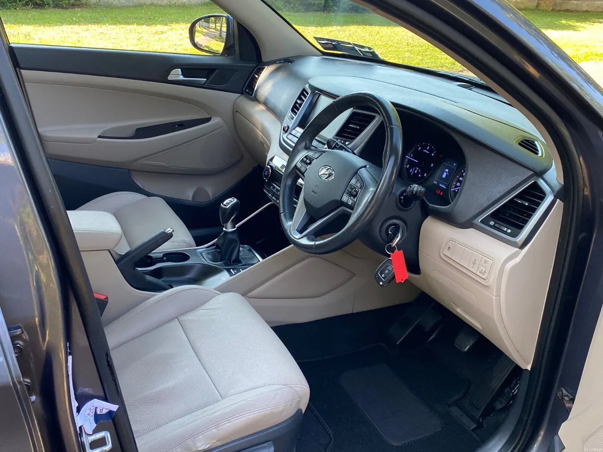 HYUNDAI TUCSON 1.7 CRDI  PREMIUM - Image 6