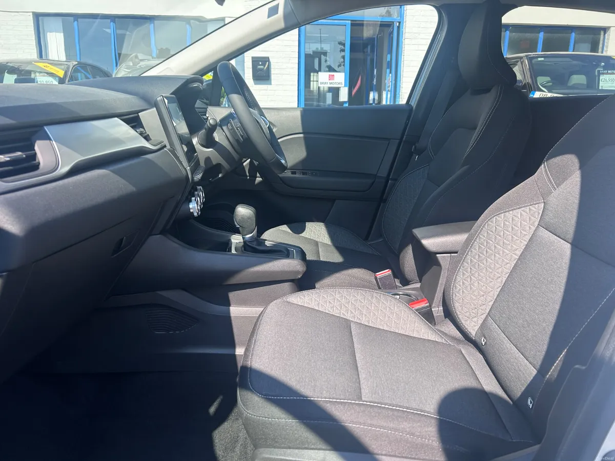 2023 RENAULT CAPTUR 1.3 PETROL AUTO EVOLUTION - Image 4