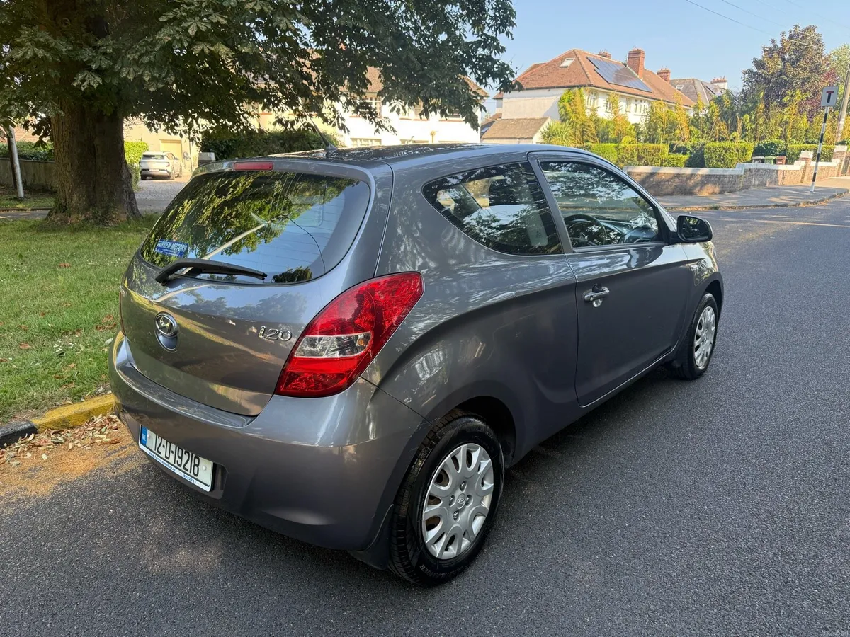 Hyundai i20 NCT July 2027 - Image 4