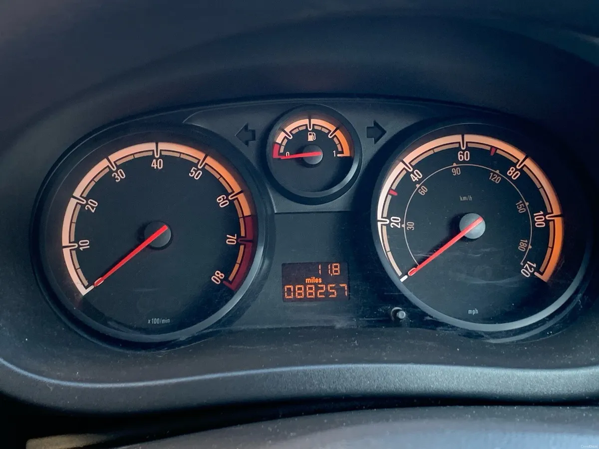 2011 Vauxhall Corsa (1.0 petrol) - Image 4