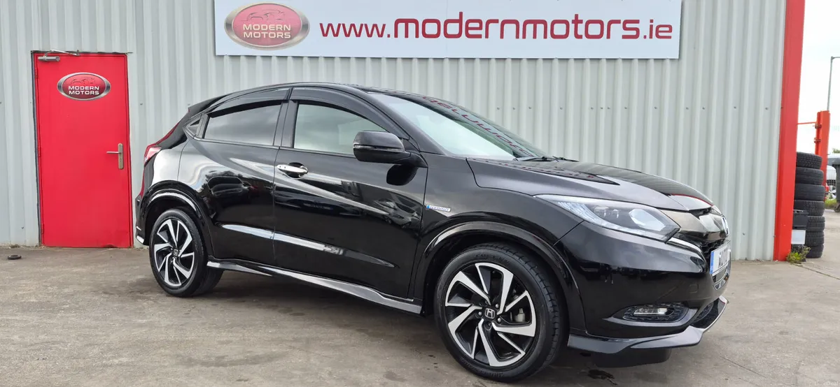 Honda Vezel hr-v rs automatic hybrid/petrol low km - Image 1