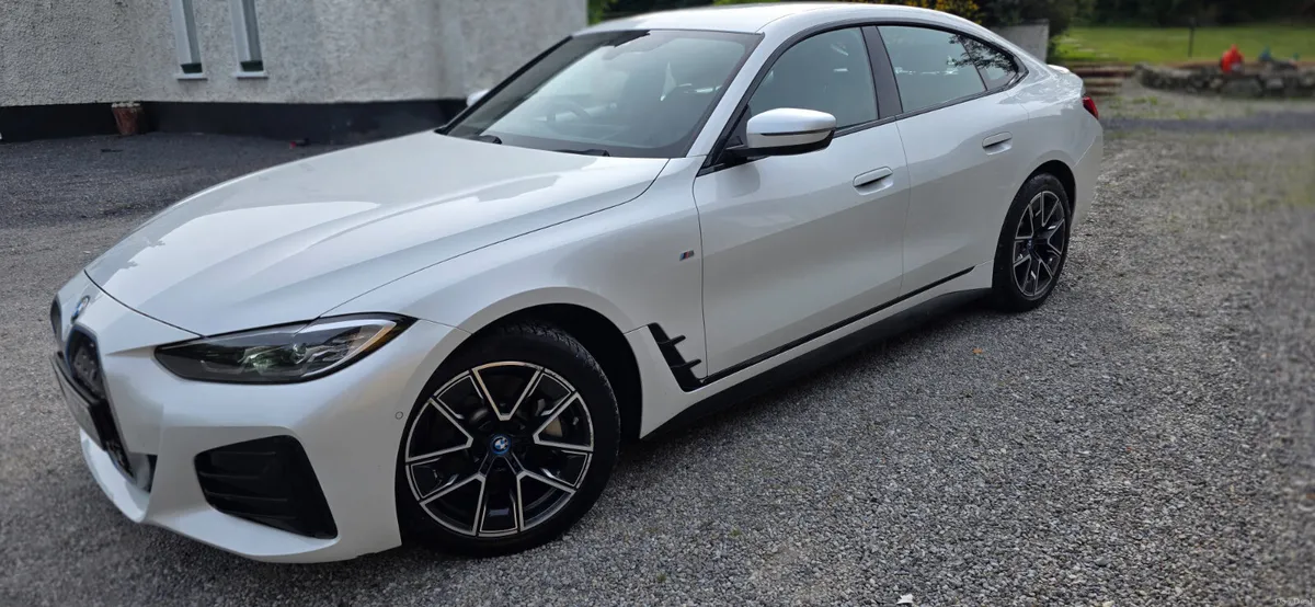 BMW i4 2022 M SPORT EDRIVE 40 - Image 4
