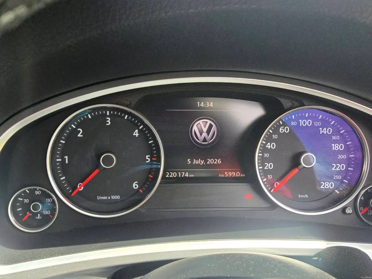 2016 Volkswagen Touareg Rare Air Suspension model - Image 2