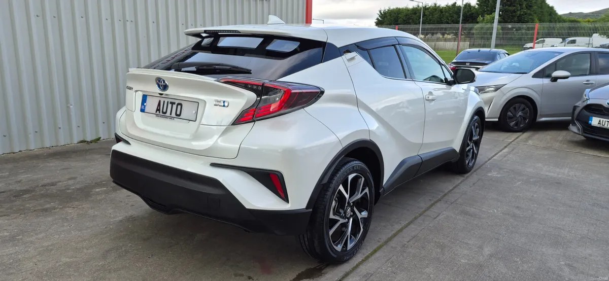 Toyota C-HR hybrid/petrol 1.8 high spec low kms - Image 5