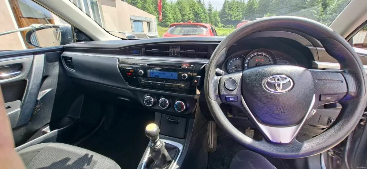 2015 Toyota corolla - Image 3
