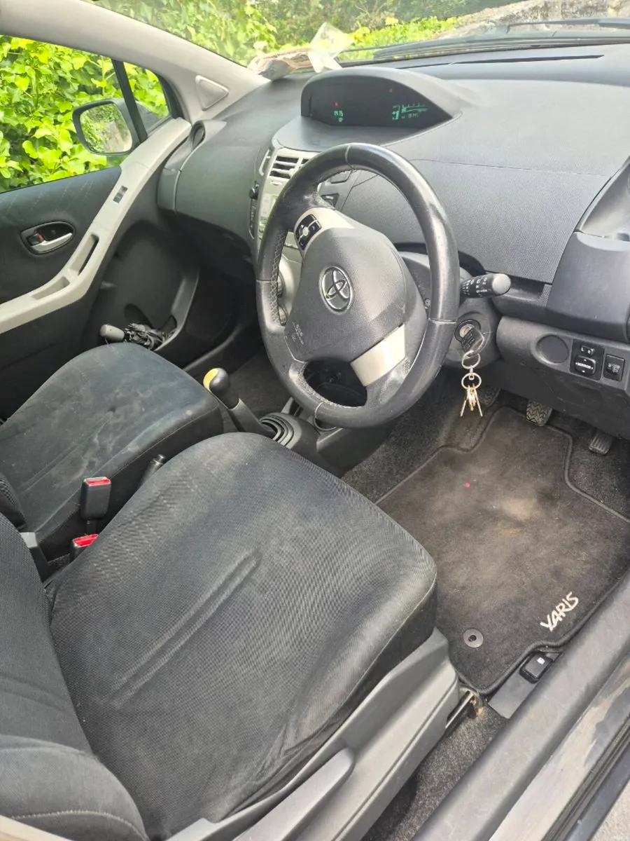 Toyota yaris - Image 4
