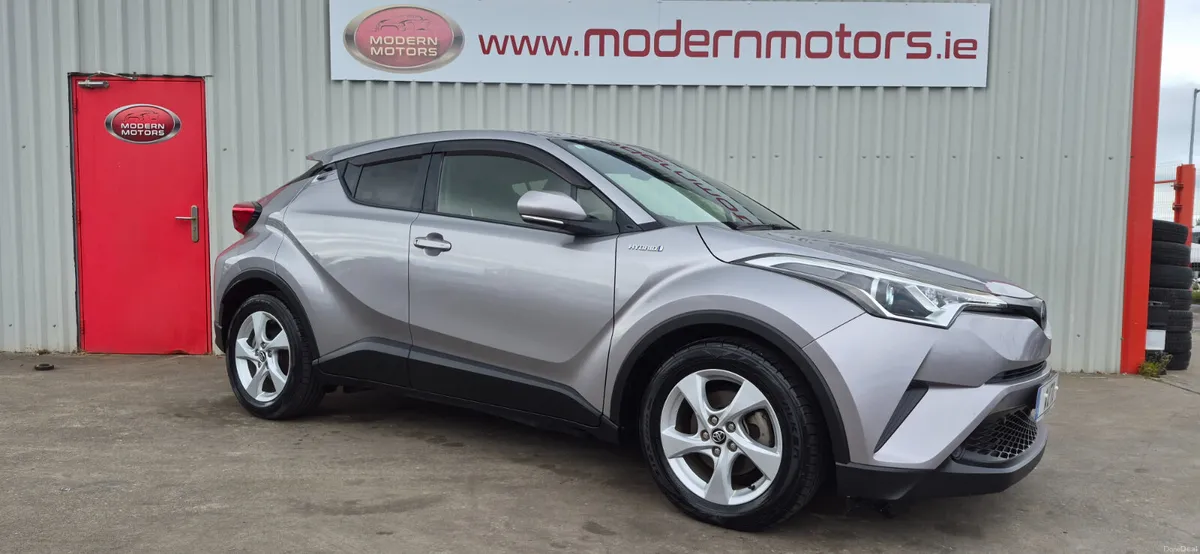 Toyota C-HR automatic hybrid/petrol 1.8 low kms - Image 3