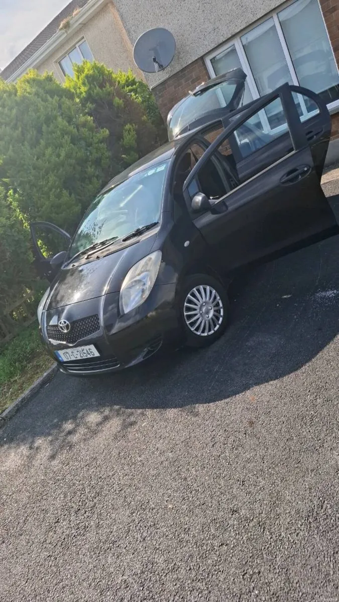 Toyota Yaris 2007 - Image 3