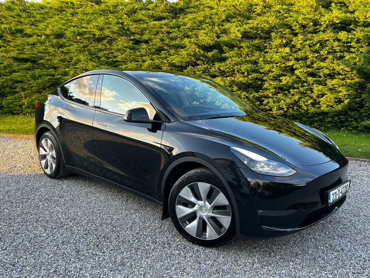 2023 Tesla Model Y Long Range 4WD Dual Motor - Image 3