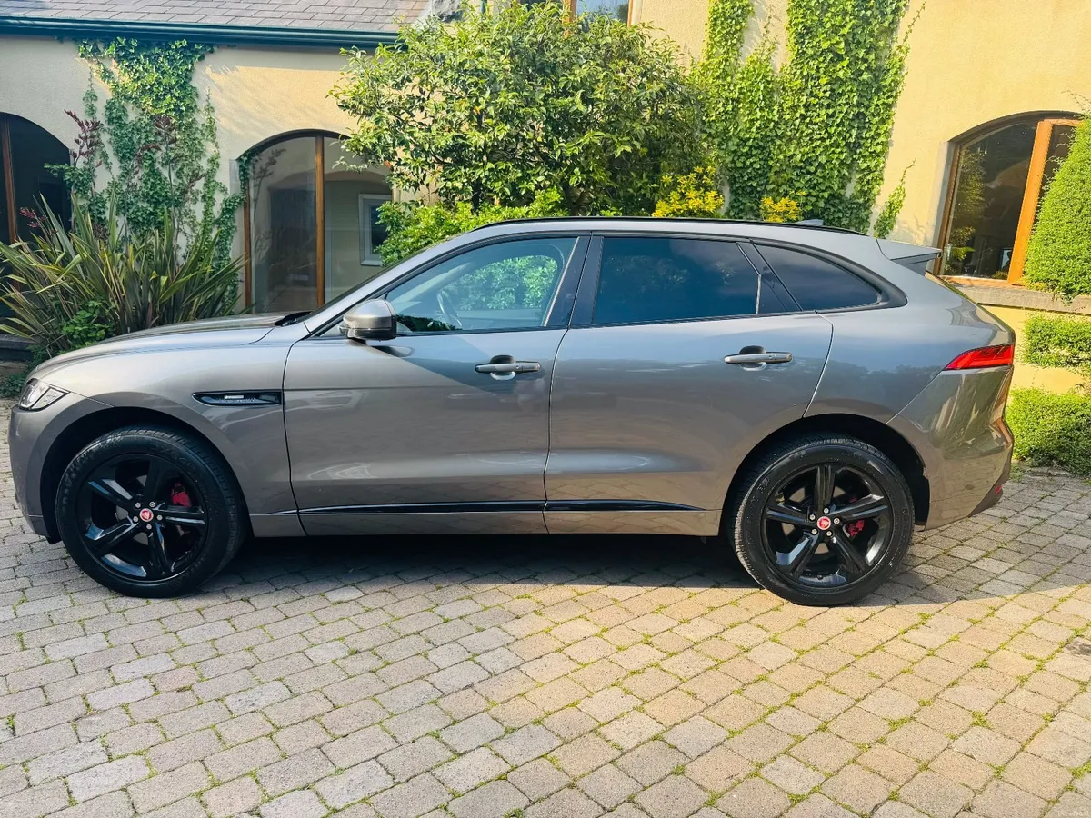 Jaguar F-Pace R Dynamic Auto  STUNNING NI JEEP MEG - Image 2