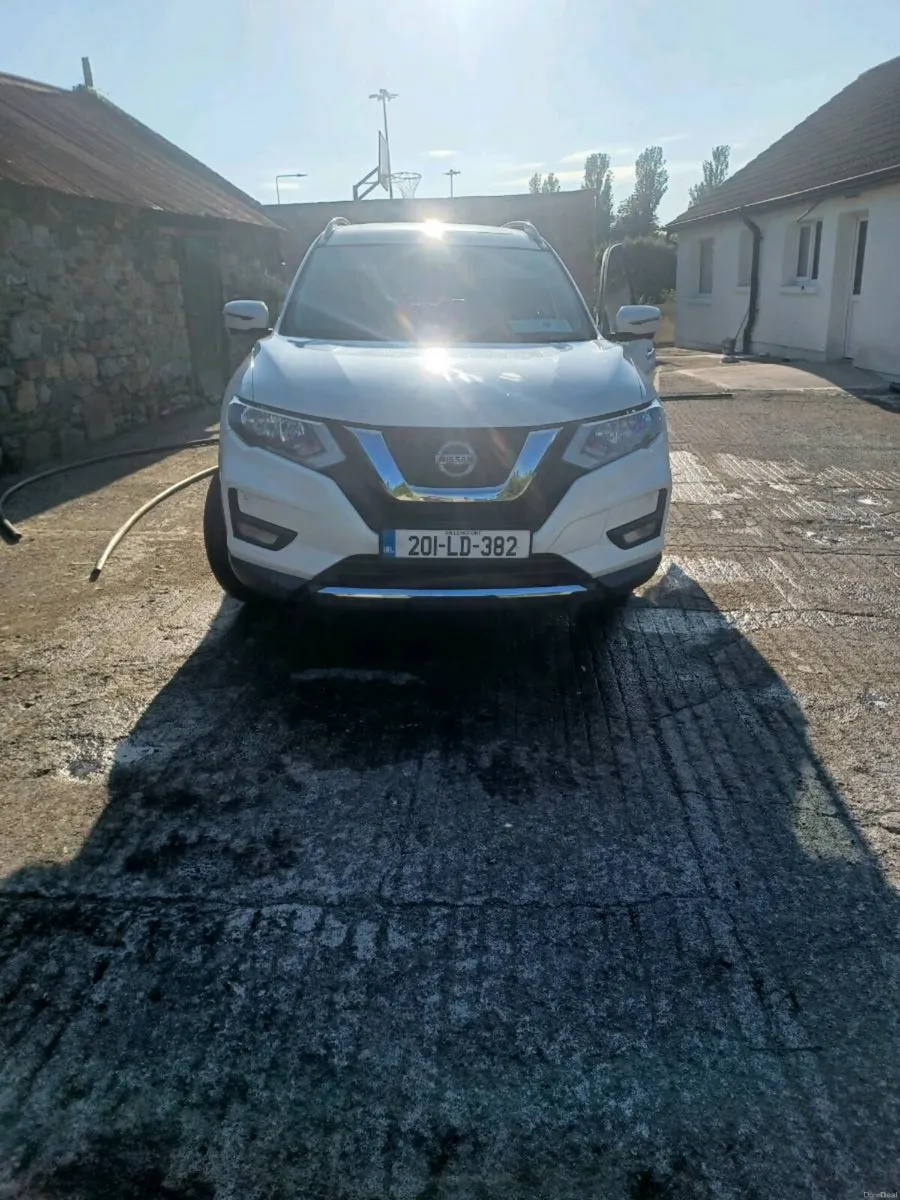 Nissan X-TRAIL 7 Seater - Image 1