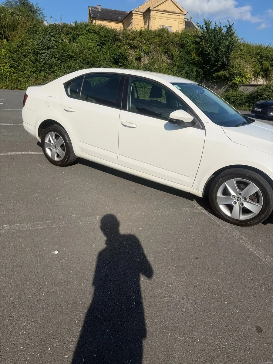 Car - Image 4