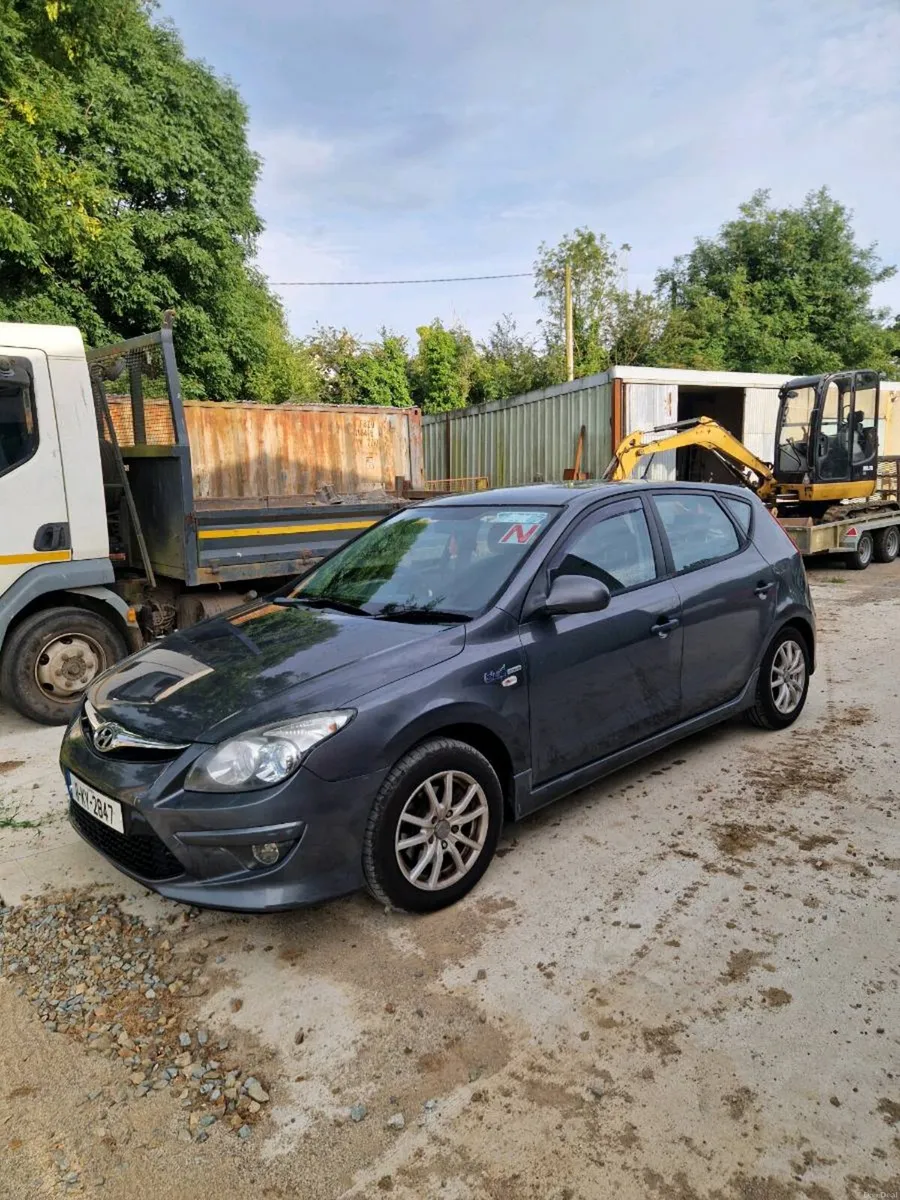 Car - Image 3