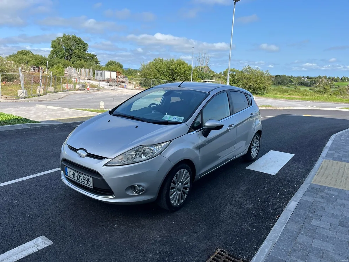 2010 Ford fiesta - Image 2