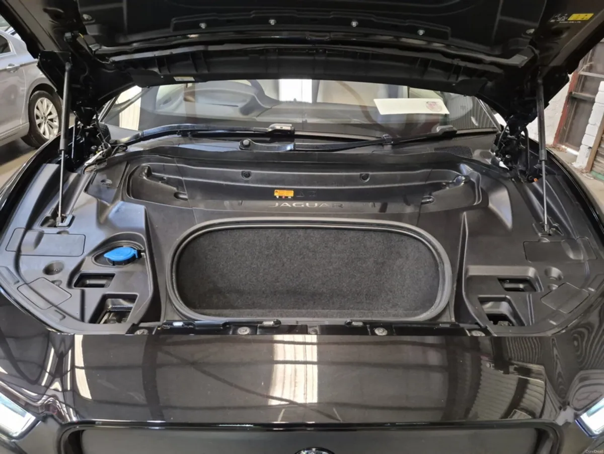 Jaguar I-Pace R-DYNAMIC SE 90KWH 400P - Image 3
