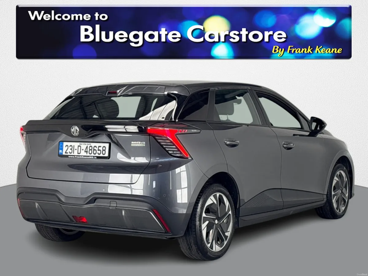 MG 4 LR EXCITE EV 203PS 5DR AUTO **FULL BLACK CLOT - Image 4